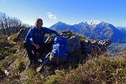 01 In vetta allo Zucco di Maesimo (1680 m) con vista sulle Grigne